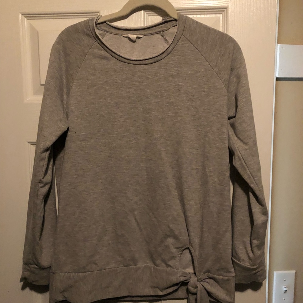 Grey sweatshirt with tied detail
